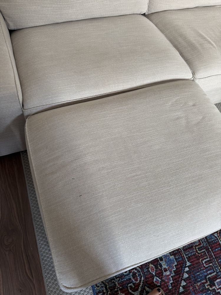Sofá KIVIK 3 lugares + repousa pés