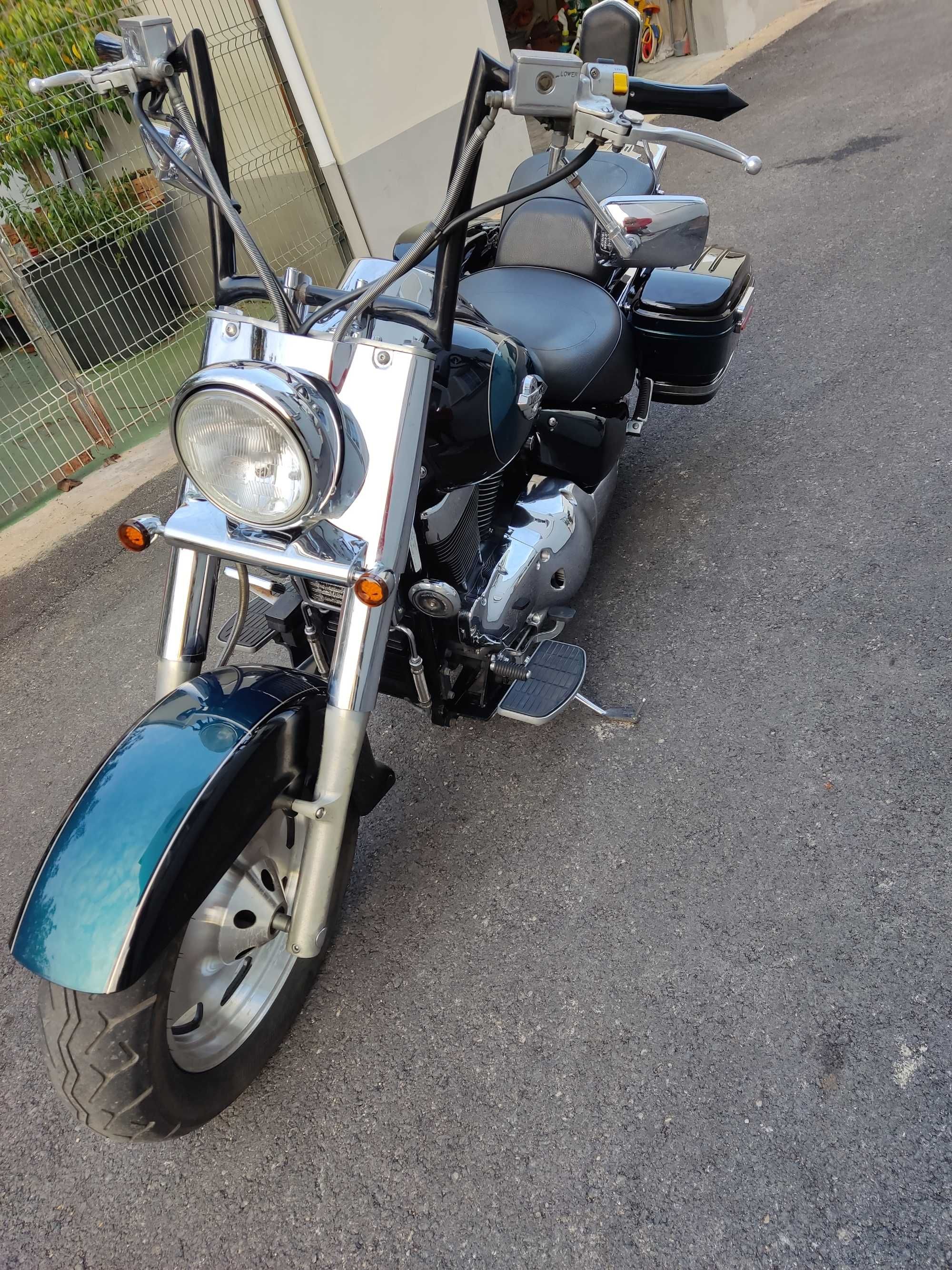 Suzuki Intruder LC 1500 super estimada