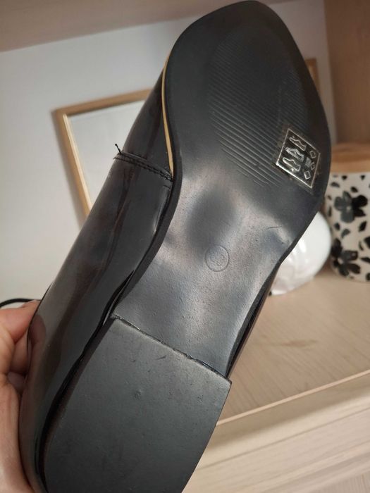 Лакові оксфорди до школи