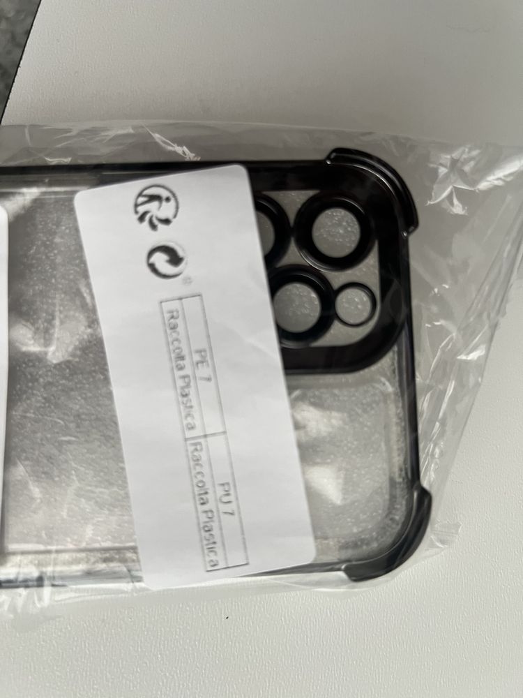Sprzedam 4 etui do iPhone'a 12 pro