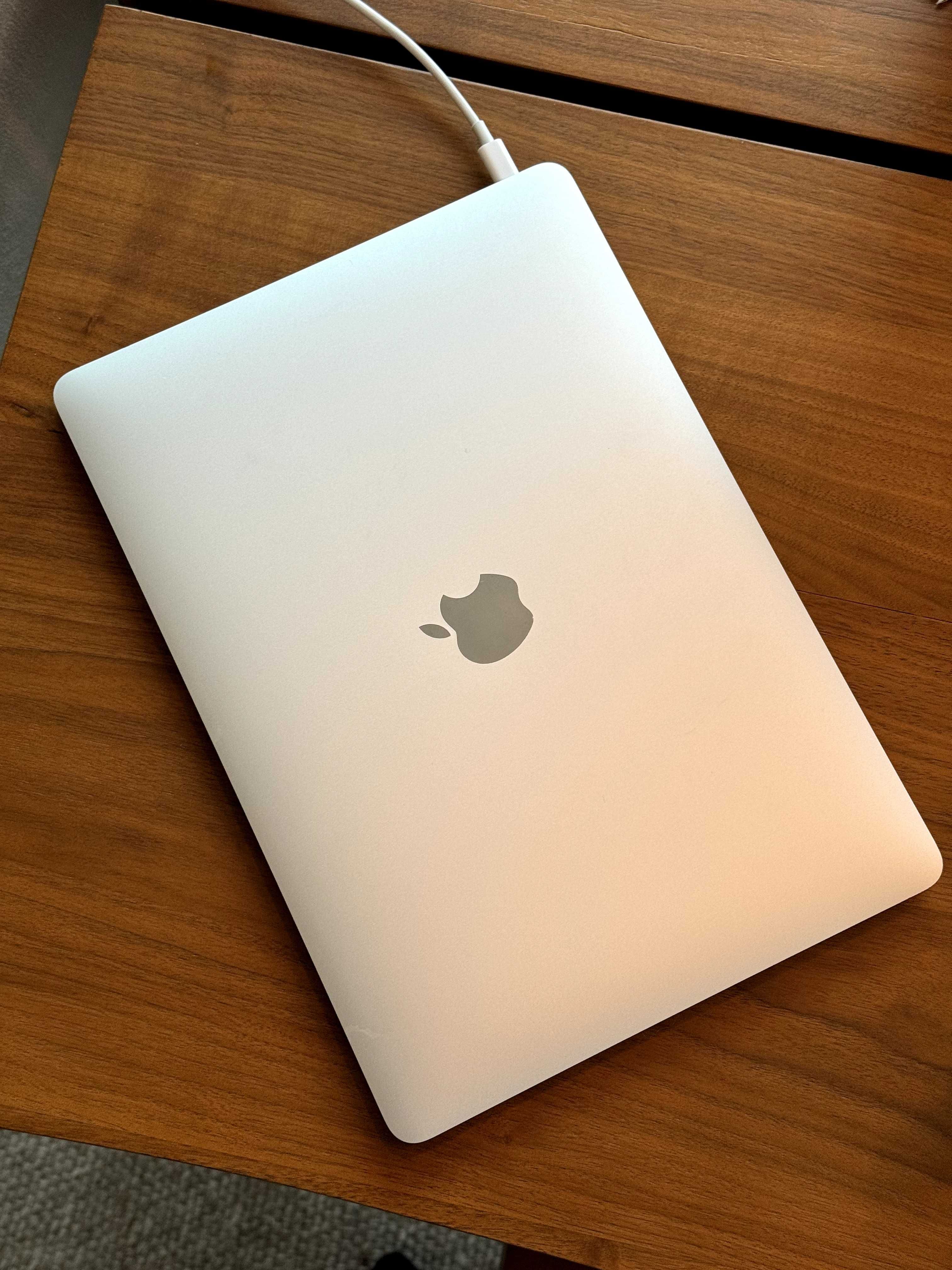 MacBook Air 2020 13 cali