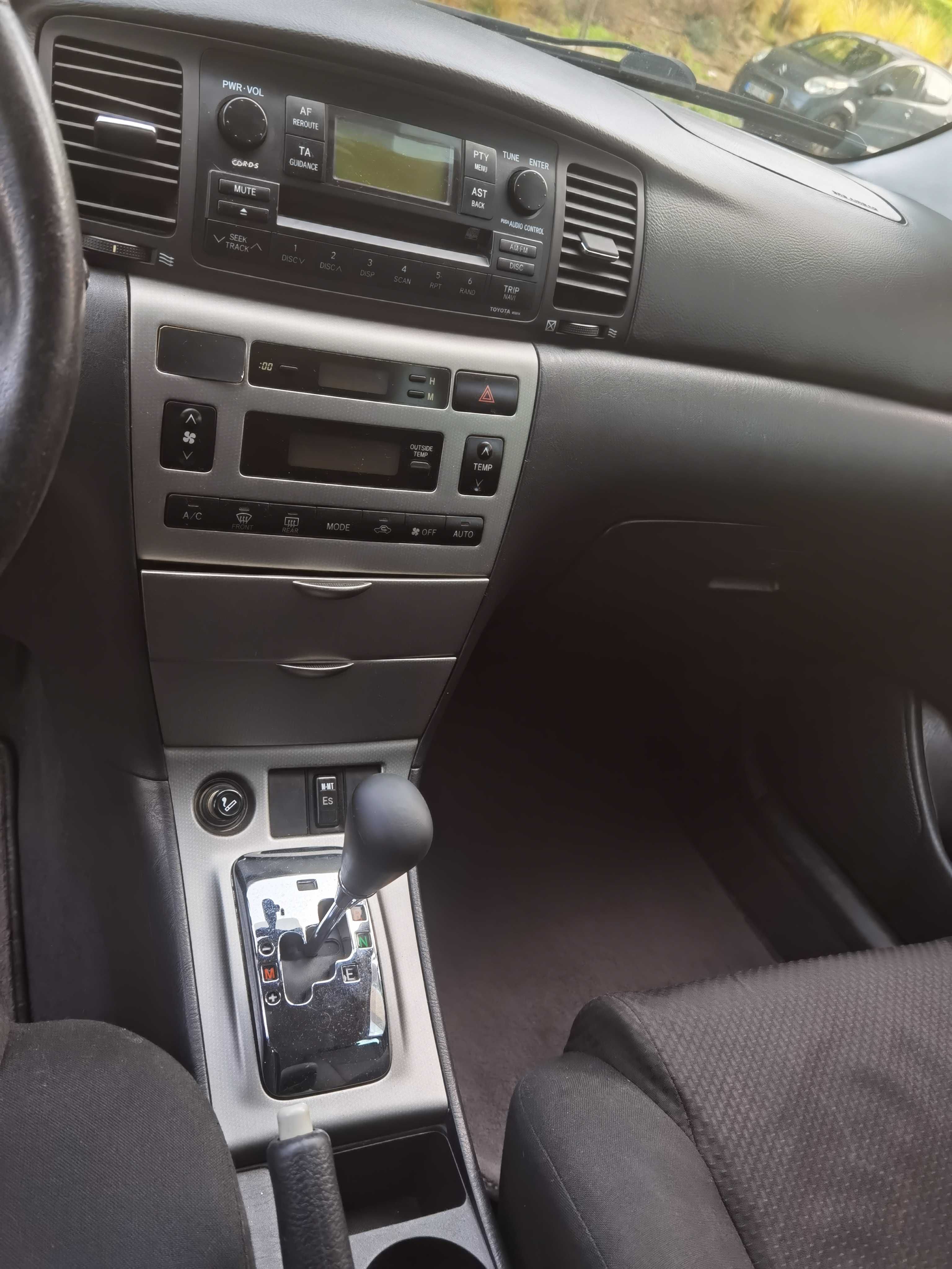Toyota corllra. Dezel . Caixa automática