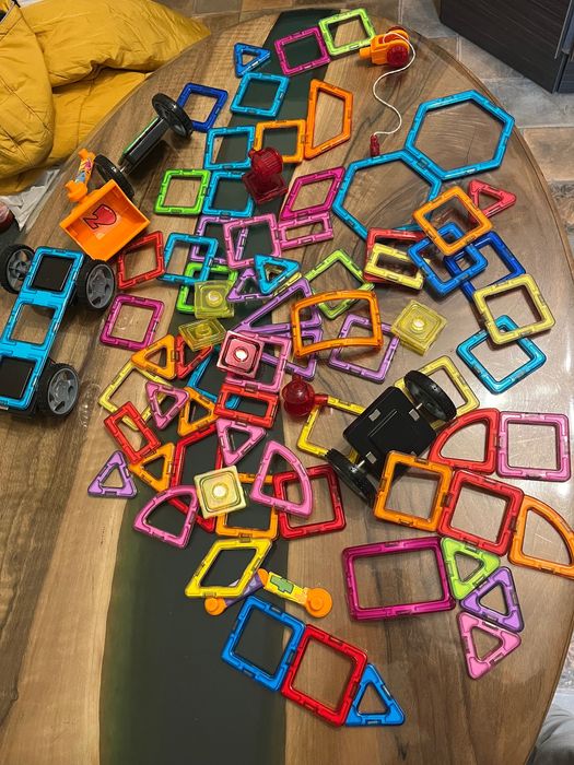 Магнитный конструктор качественный , колеса