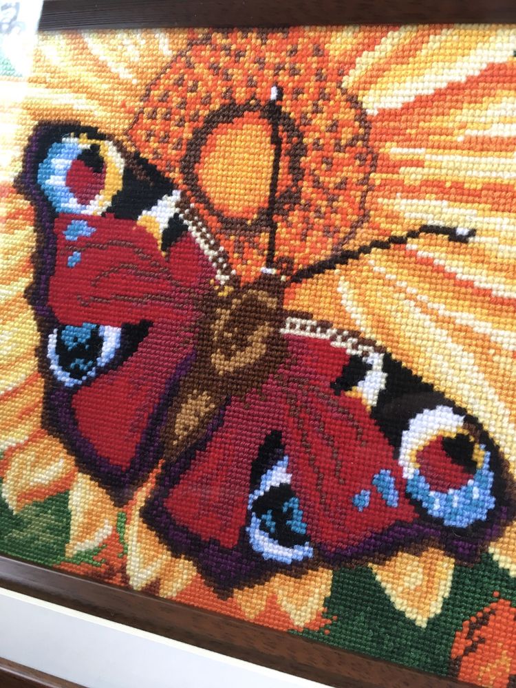 Вишита картина в рамі Метелик, вышитая картина, вышивка Бабочка