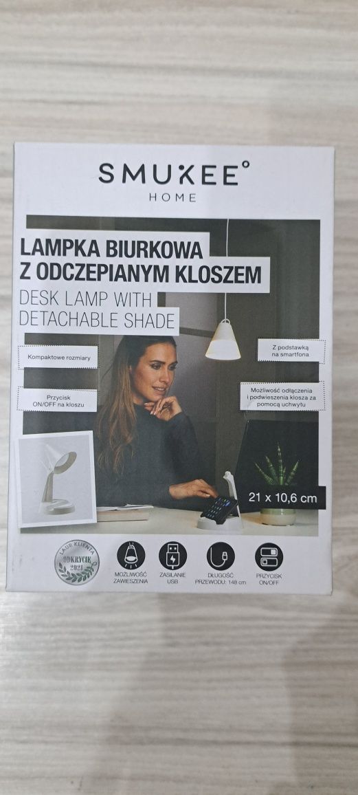Lampka biurkowa z odczepanym kloszem