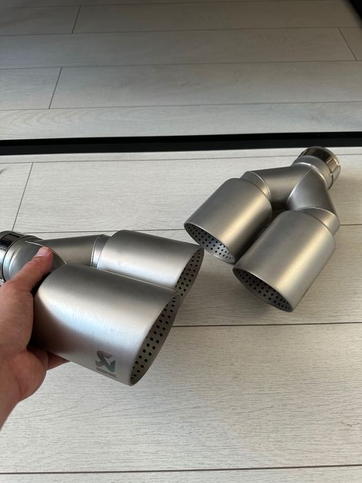 Насадки на выхлоп двойная насадка Akrapovic банка выхлоп глушитель