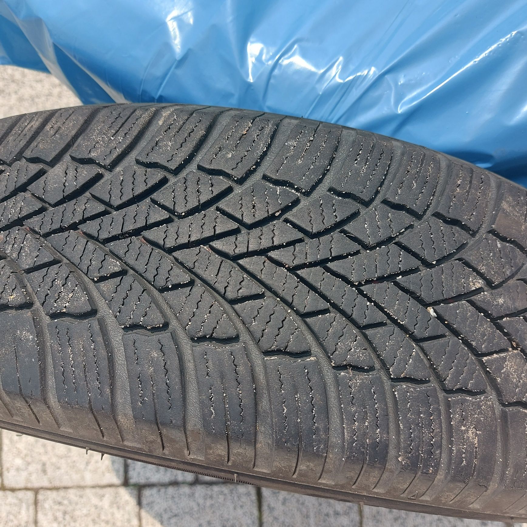 4 opony zimowe Bridgestone 165/70 R14 używane