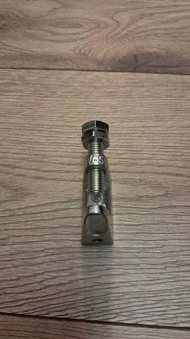 Klamra do dźwigarów M 10 ,zacisk TKL