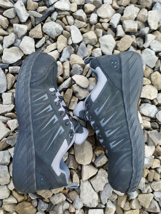 Робочі кросівки з захистом 850грн.