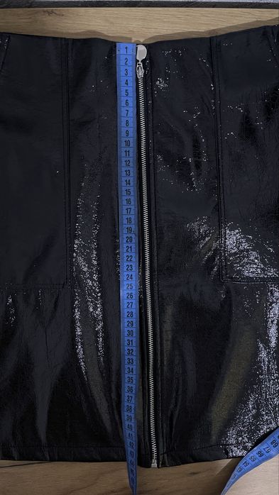 Спідниця з екошкіри М