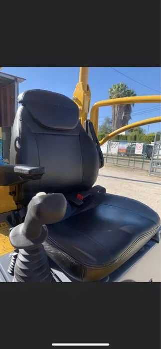 Máquina Eurotrac W11 articulada nova