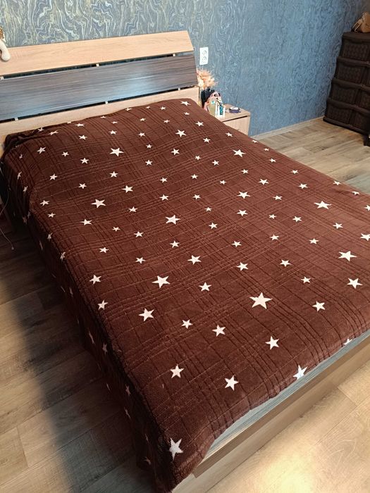 Ковдра, покривало на двох спальне ліжко розмір 220 на 240 ціна 400 грн