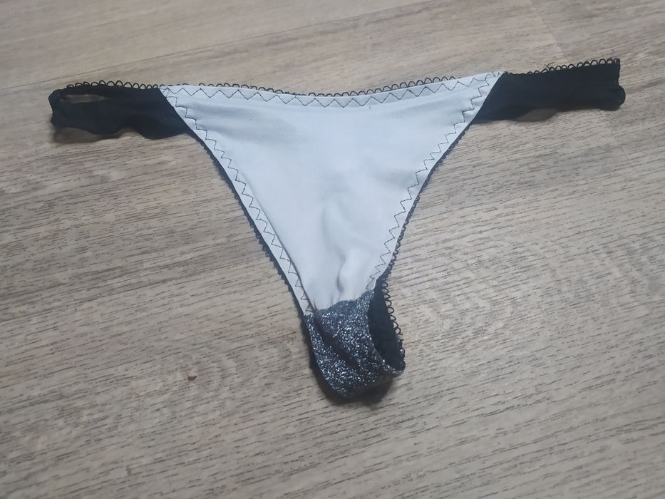 Majtki damskie stringi używane.