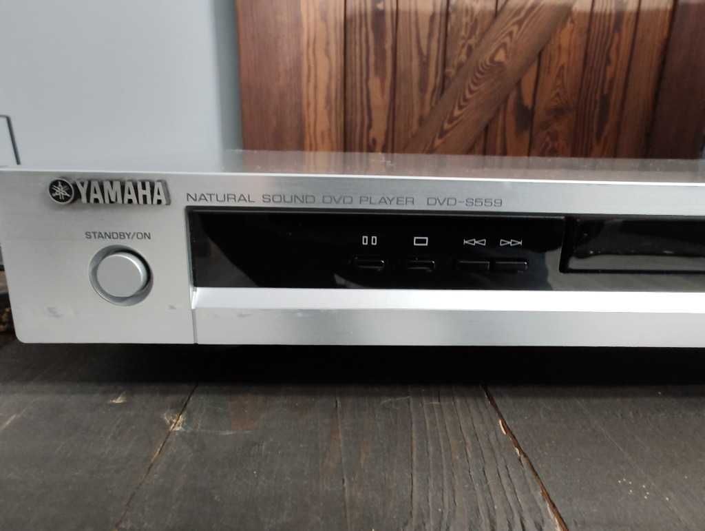 Odtwarzacz DVD YAMAHA DVD-S559