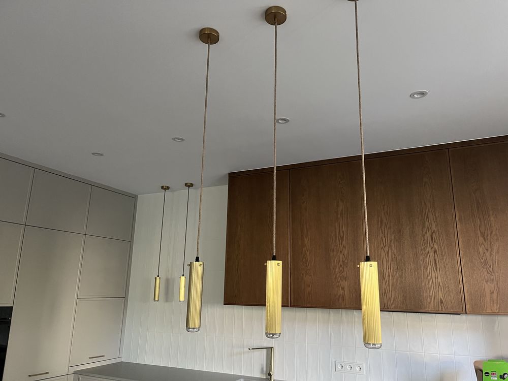 Lampy zlote zwisy nad wyspe x5 Globej Hubble