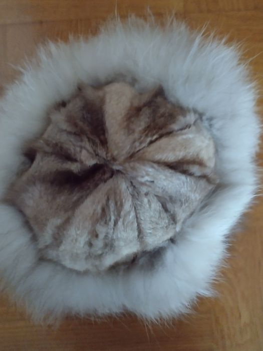 Czapka z lisa naturalnego