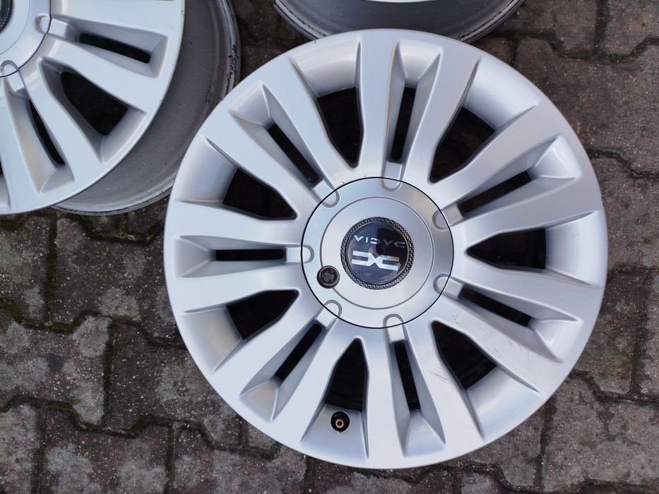 Felgi aluminiowe 4x100 Dacia 15 Sandero Logan Dokker Lodgy Stepway alu