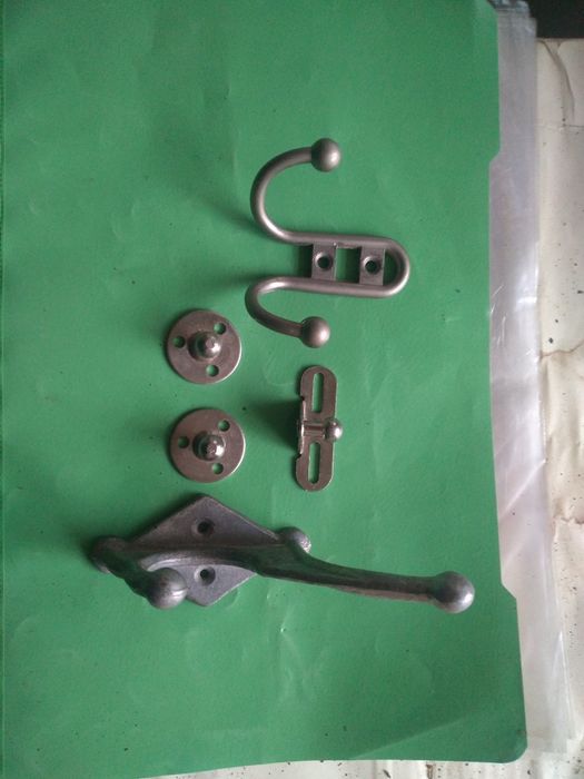 Вішаки для одягу.