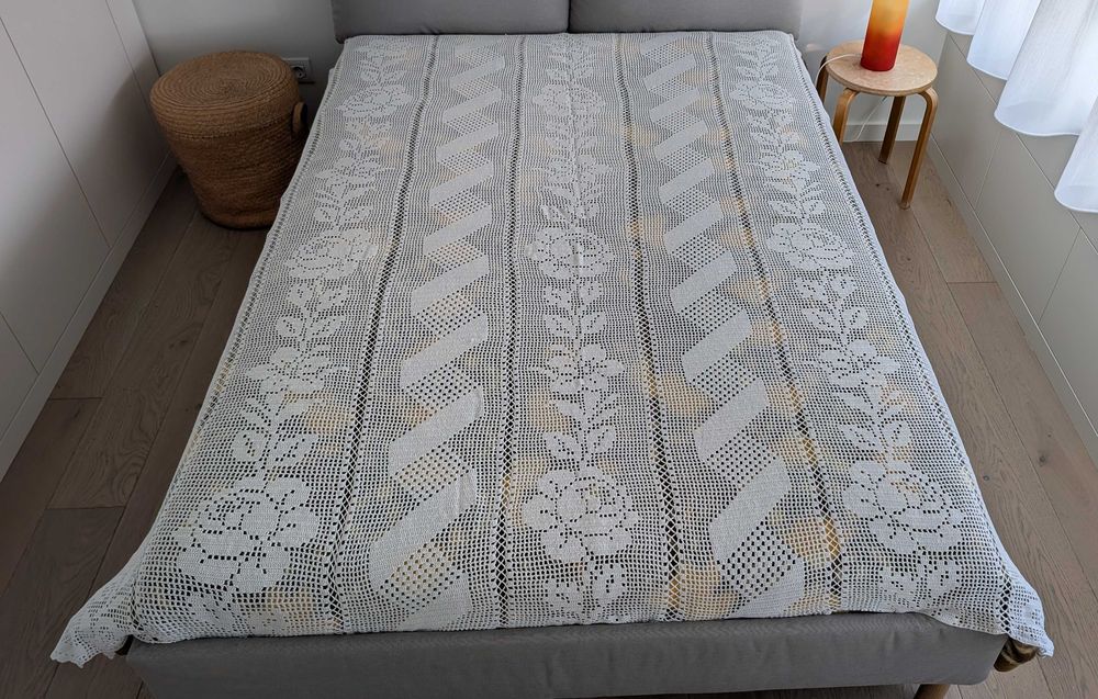 Colcha de renda branca para cama de 1.40m