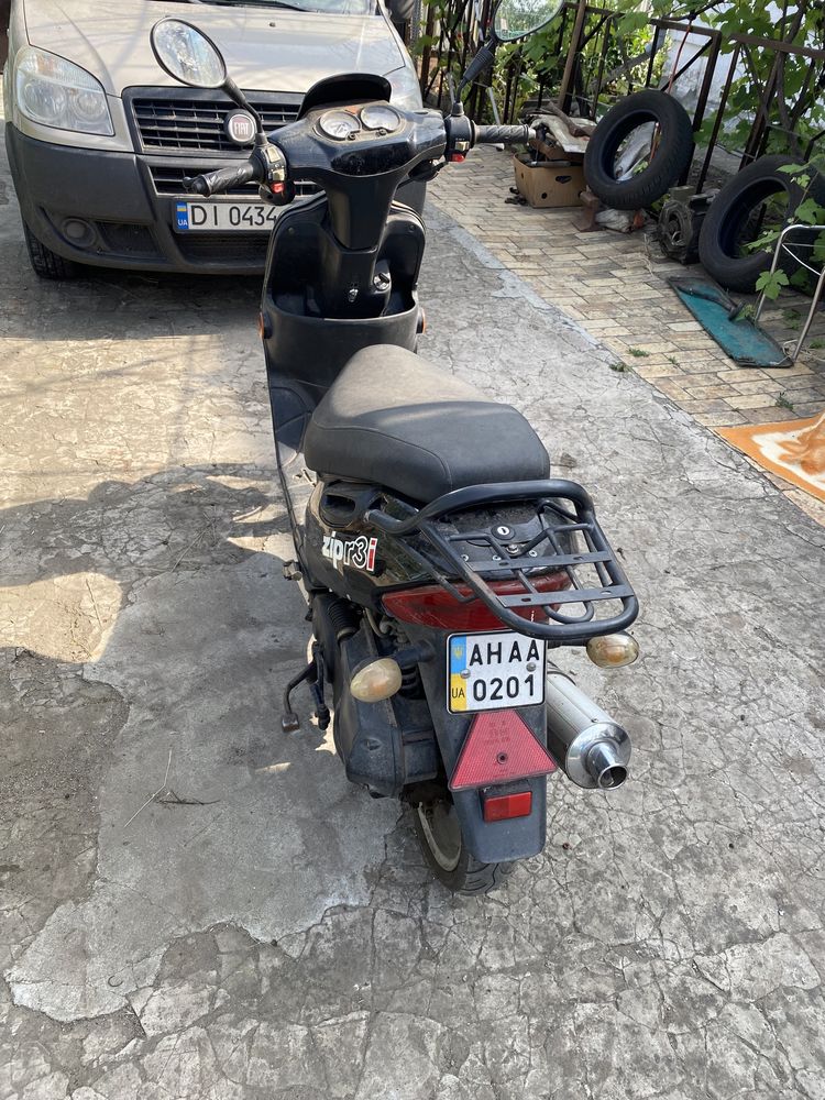 Продам Скутер 4 т