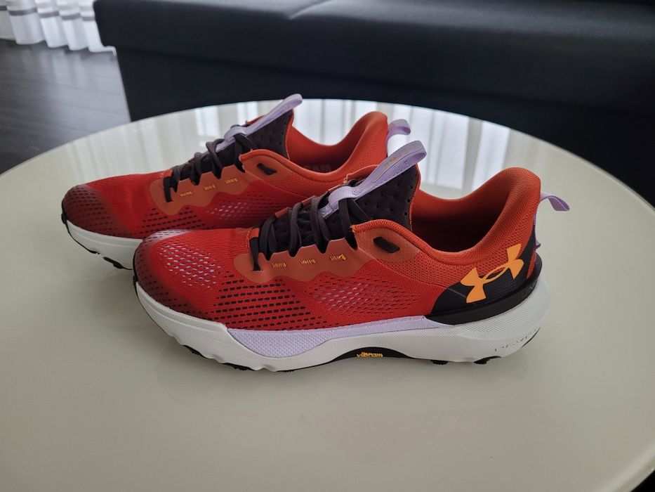 Buty Under Armour UA U Infinite Pro Trail - pomarańczowe 42.5