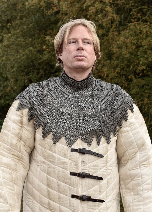 Płaszcz Biskupi Ze Skórzanymi Paskami I Sprzączkami,  - Bm