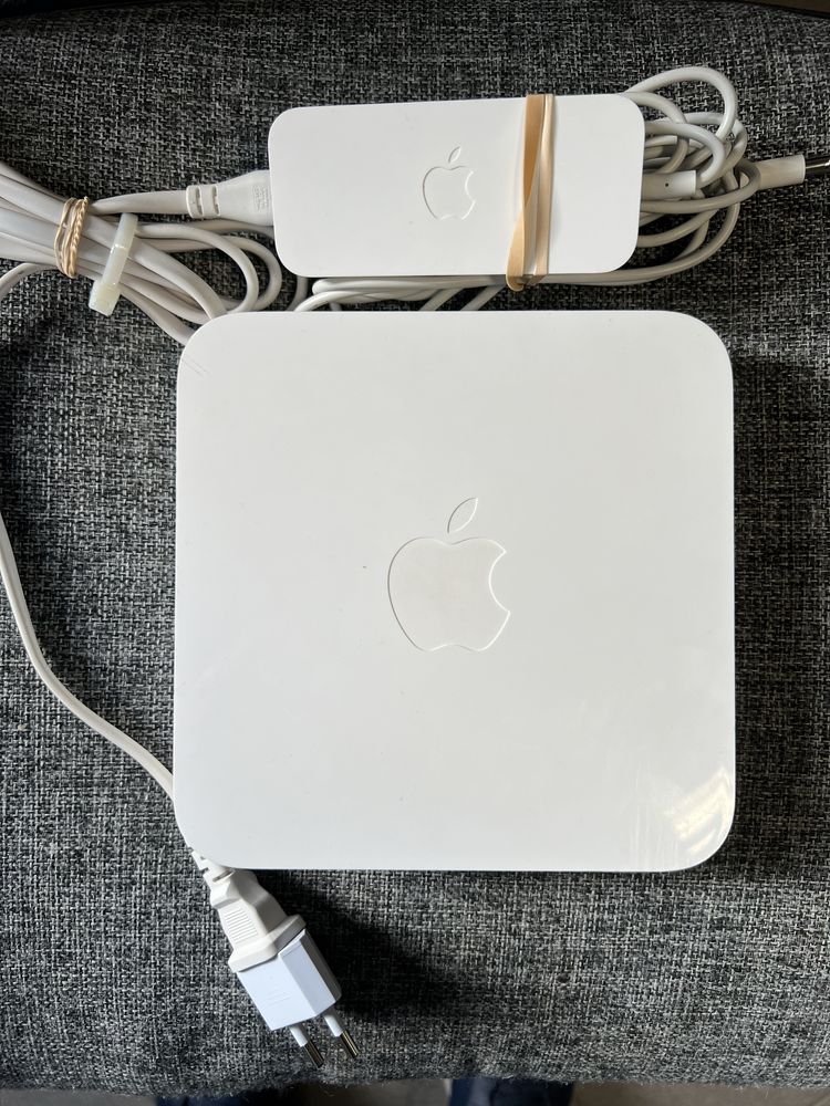 Роутер AirPort Extreme 802.11n (4th Generation) Base Station A1354