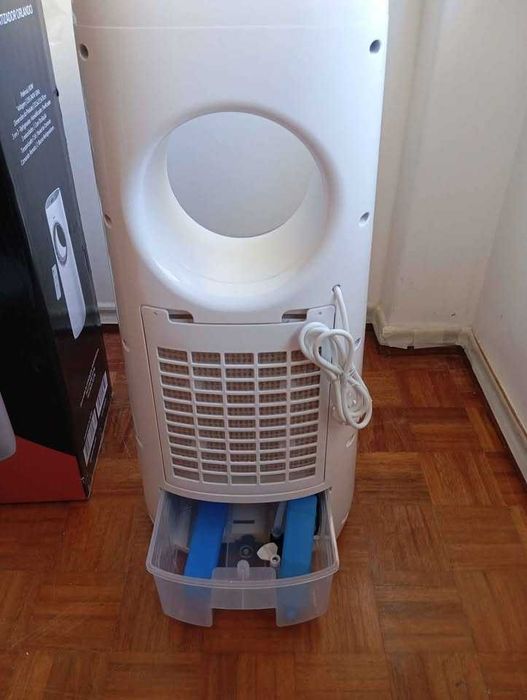 Climatizador Orlando novo com 8 horas de trabalho