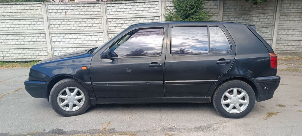 Автомобіль Volkswagen Golf 3