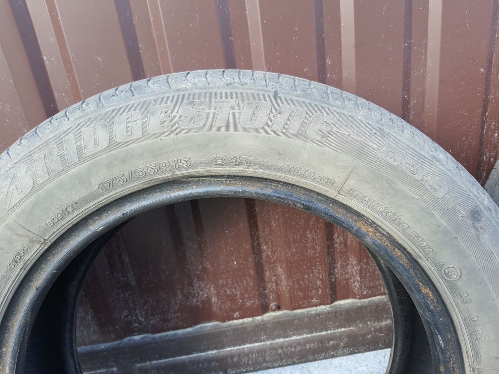 Пара шин 175/65 R 15 Bridgestone літо 400 грн/шт