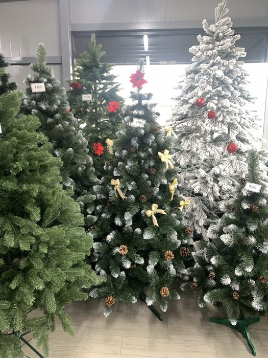 Продаж штучних ялинок, іграшок, гномів в м.Стрий