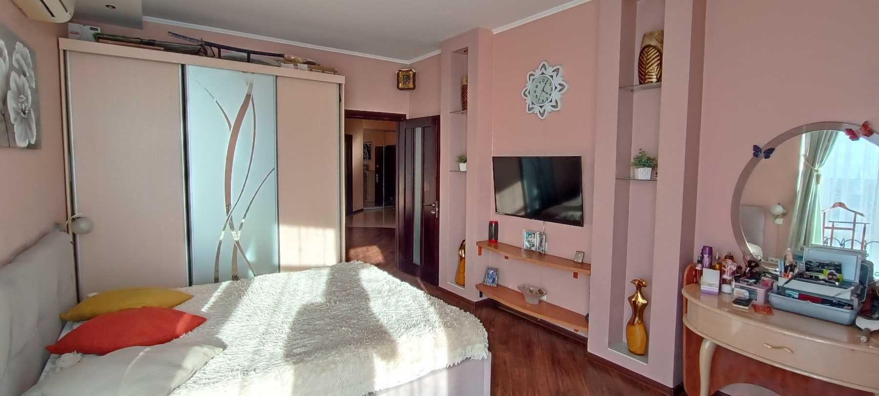 Продам, 2- комнатную квартиру, в ЖК "7 Самураев", с ремонтом