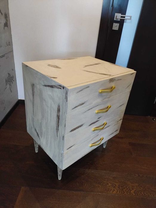 Zestaw komoda z szufladami i dwie szafki nocne PRL/po renowacji