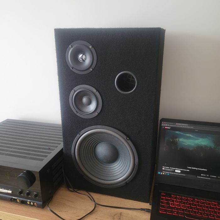 Sprzedam widoczne na zdjęciu nowe kolumny wykonane własnoręcznie DIY