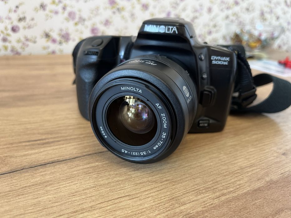 Плівкова фотокамера Minolta dynax 500si