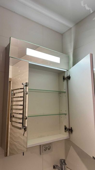 Продається поличка для ванної кімнати