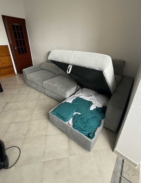 Sofá chaise longue cinza