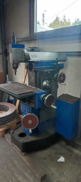 AVIA Frezarka do metalu FNC 25 E3	1975r