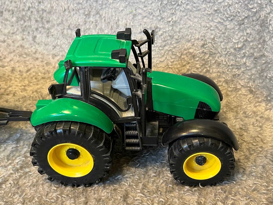 Zabawka dla dzieci traktor z przyczepą