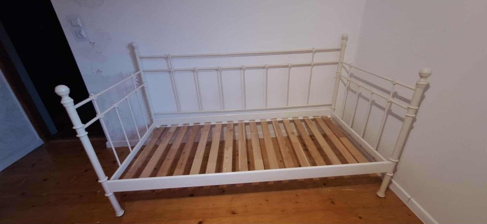 Łóżko pojedyncze metalowe białe IKEA