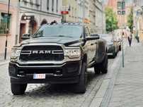 RAM 3500 DUALLY, duży nabiera nowego znaczenia