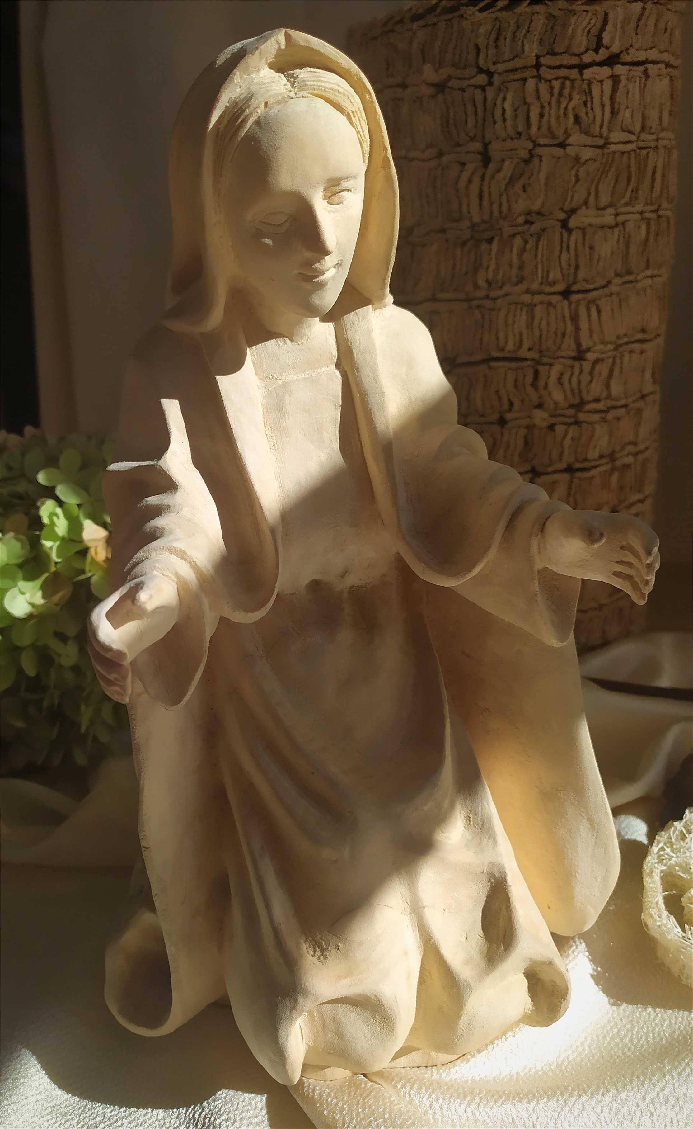 Rzeźba surowe drewno 26cm szopka Maryja