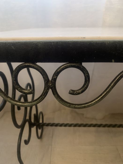Mesa Centro preta de ferro e mármore