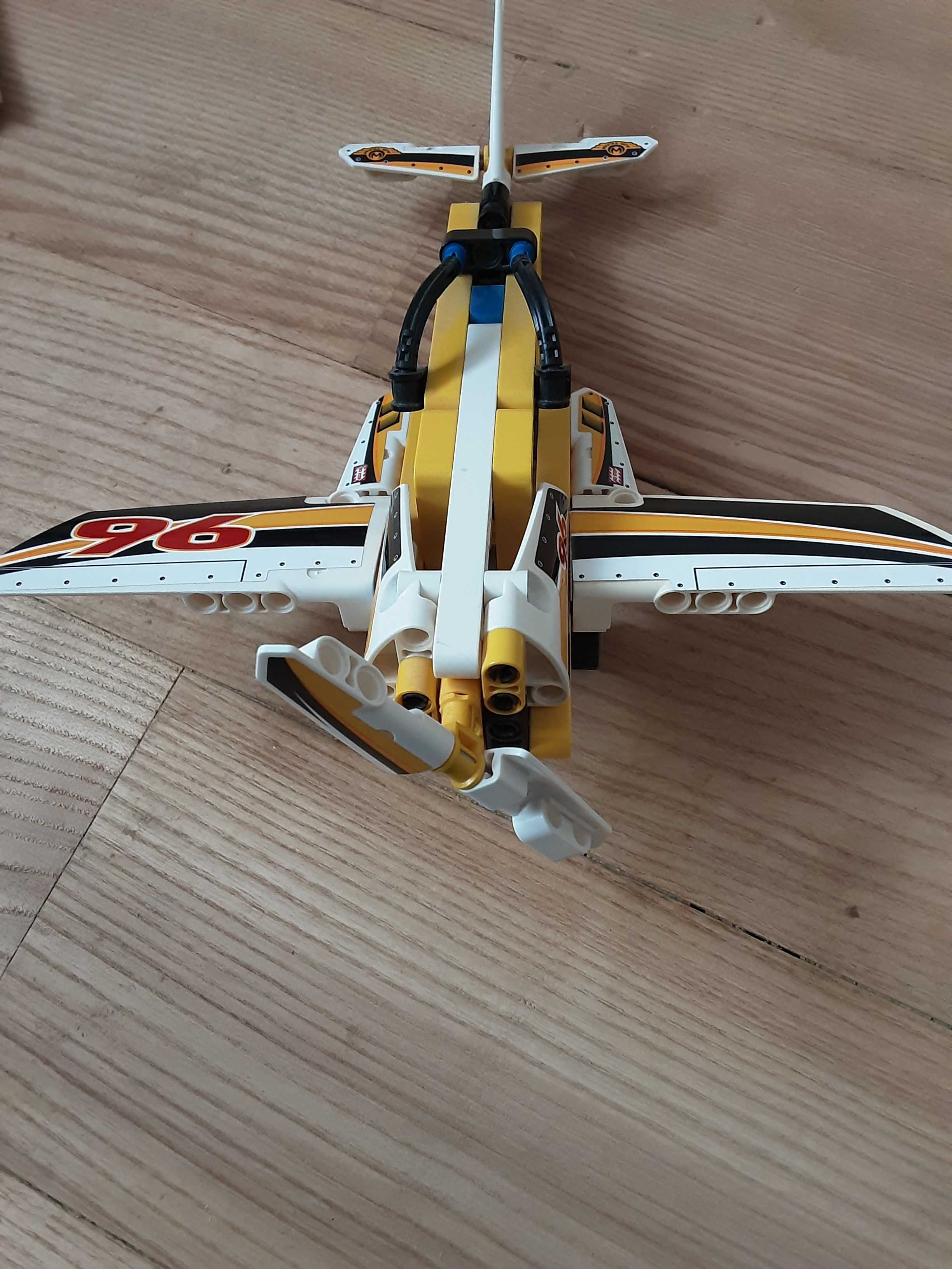 Lego 42044 technic samolot odrzutowiec
