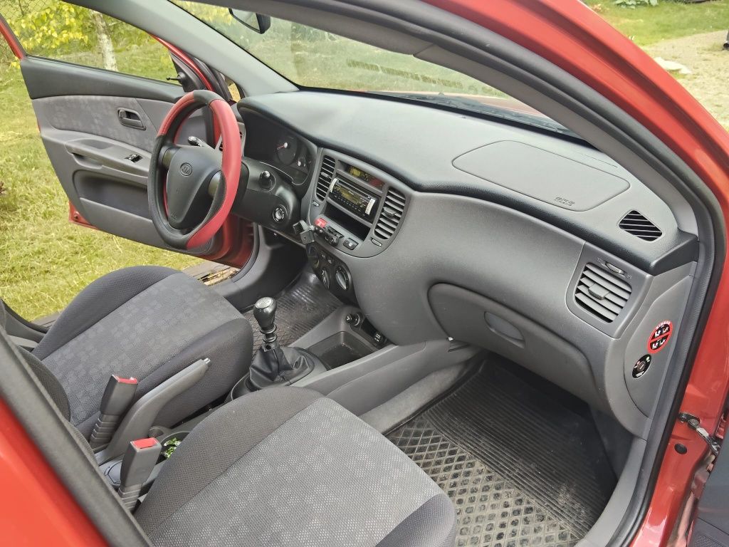 Kia Rio 1.4 MPI Yaris Hyundai i 10 20