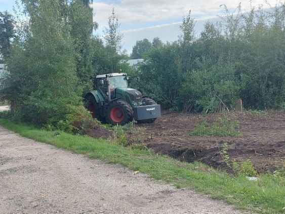 Mulczer Leśny Wycinka drzew Mulczer Wgłębny Frezowanie pni drzew