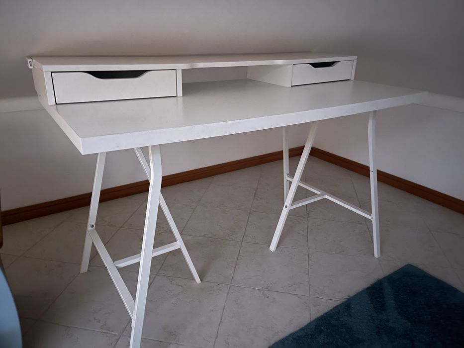 Secretária Branca IKEA