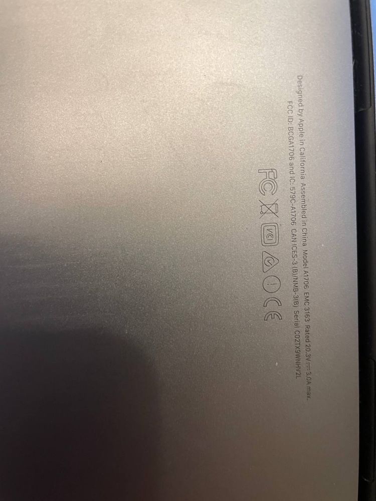 Apple MacBook Pro 13, Retina with Touch Bar 2017