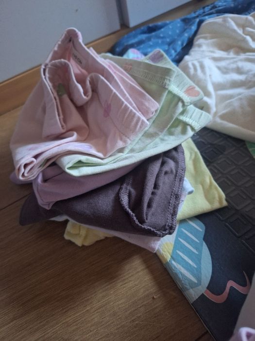 Paka ubranek spodenki bluzki legginsy sukienki H&M Zara Sinsay 110
