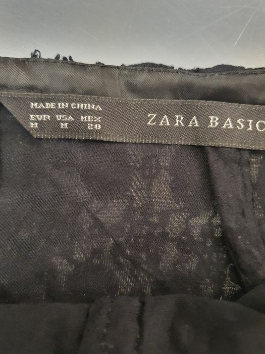 Spódnica  czarna  z koronki roz M